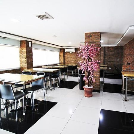 Amaliun Hotel Medan Extérieur photo