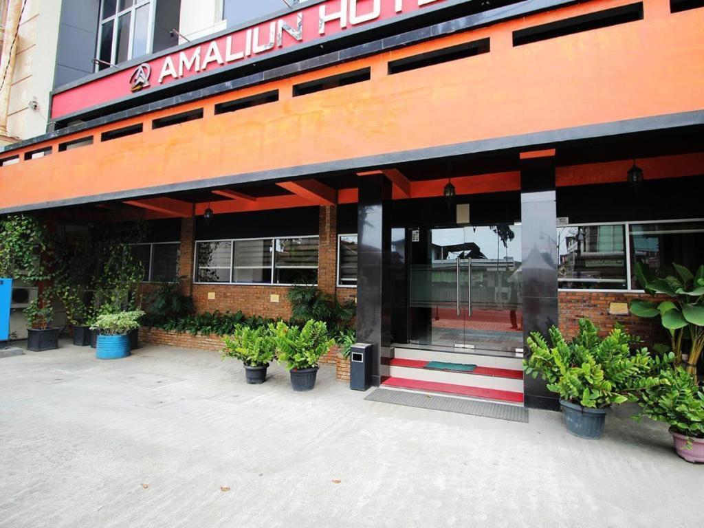 Amaliun Hotel Medan Extérieur photo