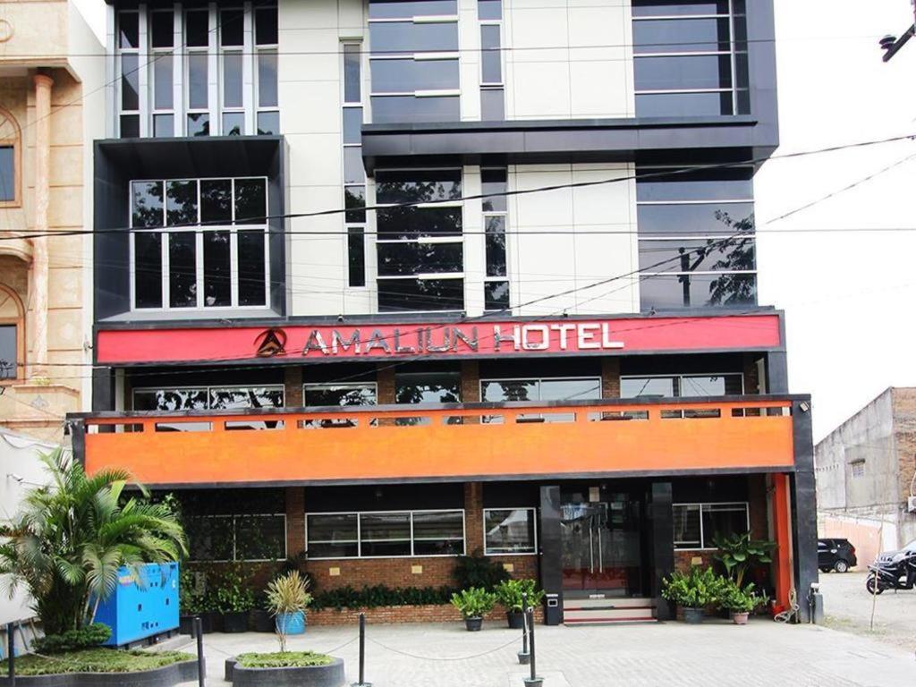 Amaliun Hotel Medan Extérieur photo